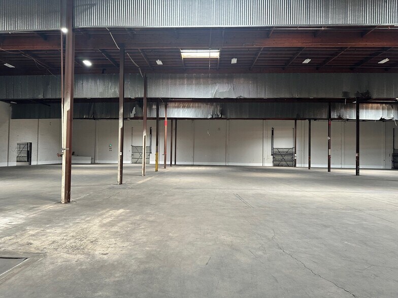 4270-4310 S Maywood Ave, Vernon, CA à louer - Photo du bâtiment - Image 3 de 50