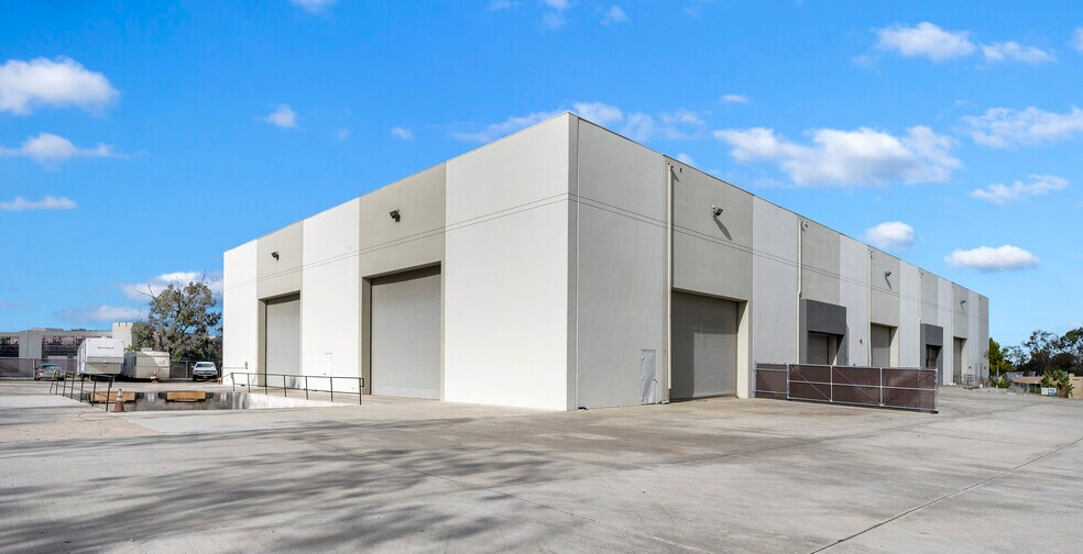 7451 Trade St, San Diego, CA à louer - Photo du bâtiment - Image 2 de 6