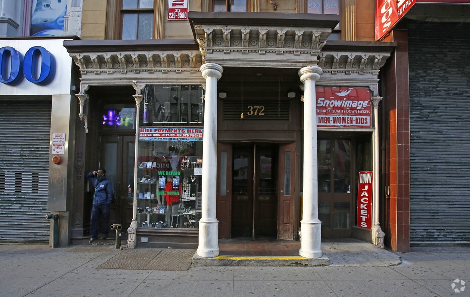 372-374 Fulton St, Brooklyn, NY for lease - Building Photo - Image 3 of 4