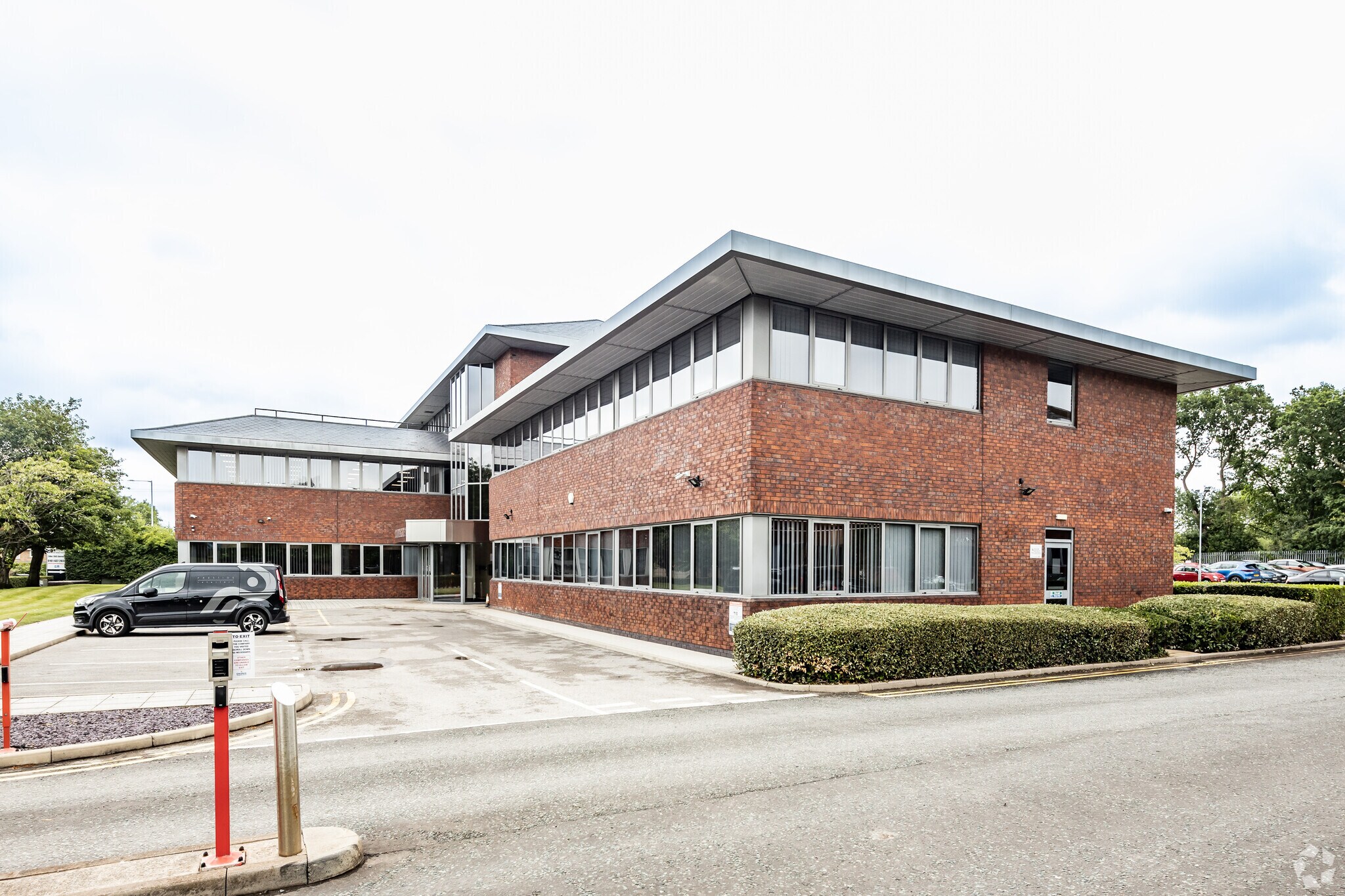 Wilmslow Rd, Cheadle for lease Primary Photo- Image 1 of 30