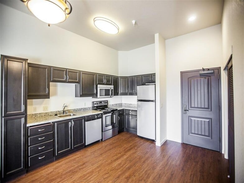 1520 16th St, Sacramento, CA for lease - Building Photo - Image 3 of 45