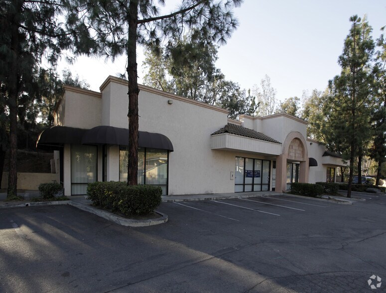 2065 S Escondido Blvd -, Escondido, CA à louer - Photo du bâtiment - Image 3 de 3
