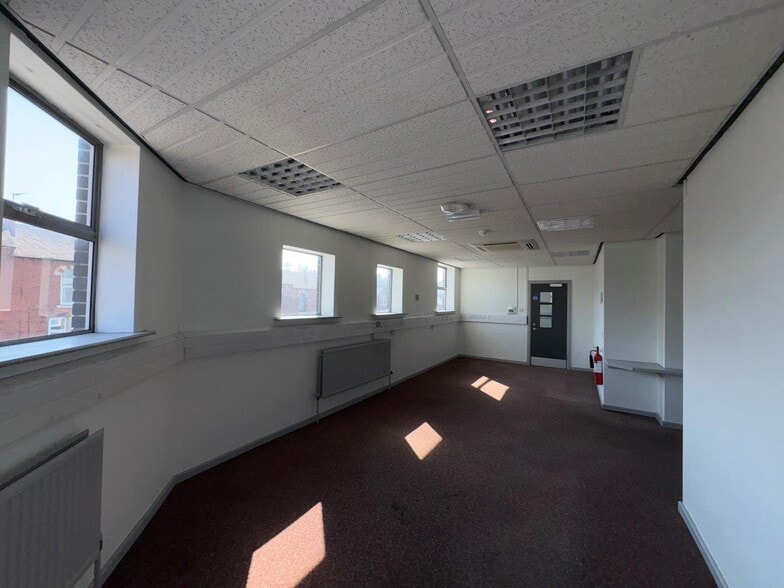 583 Mansfield Rd, Nottingham for lease - Interior Photo - Image 3 of 4