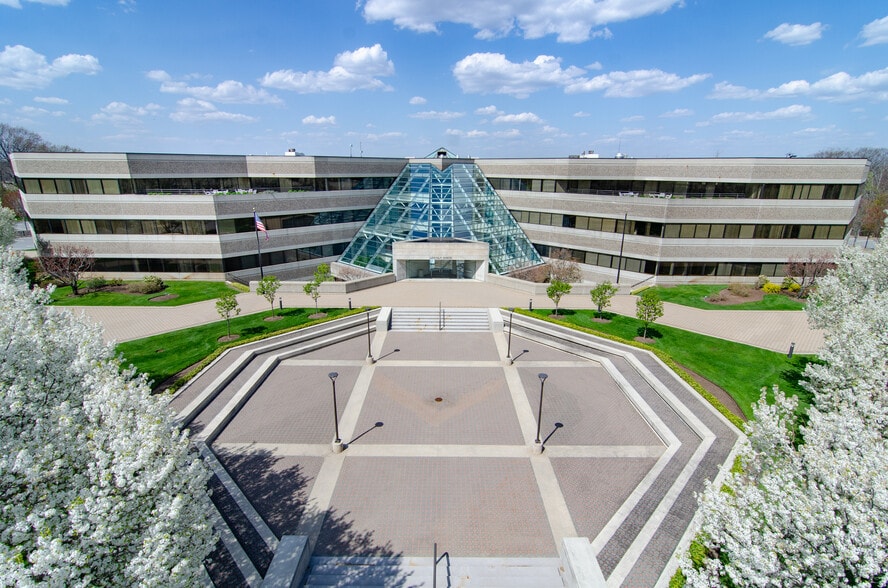 55 Old Bedford Rd, Lincoln, MA for lease - Building Photo - Image 1 of 14