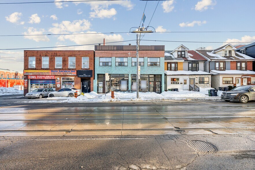 841 Gerrard St E, Toronto, ON for sale - Primary Photo - Image 1 of 10
