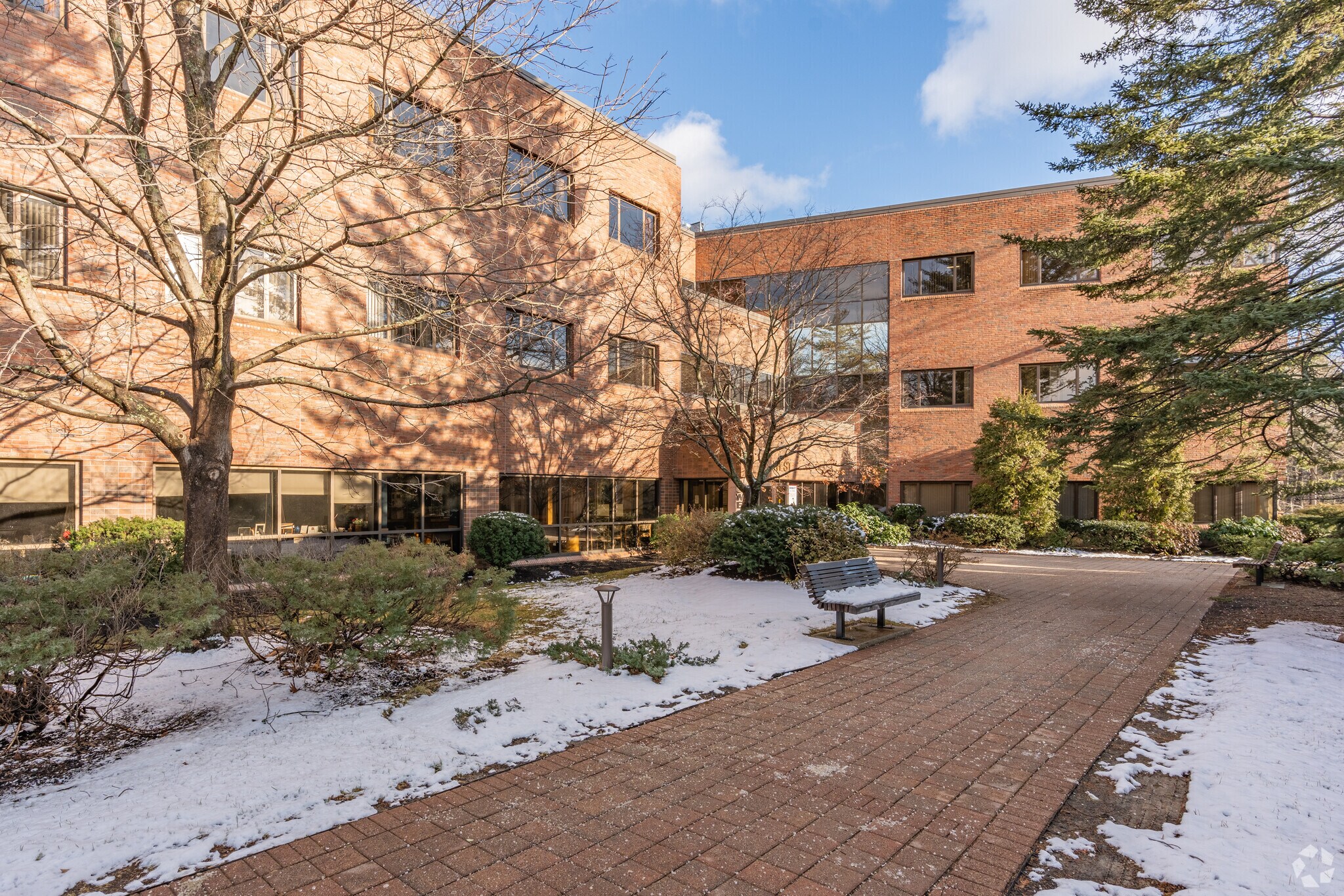 100 Foden Rd, South Portland, ME à louer Photo du bâtiment- Image 1 de 9