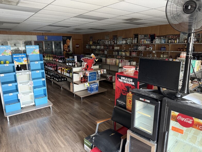 4910 Summer Ave, Memphis, TN for sale - Building Photo - Image 3 of 14