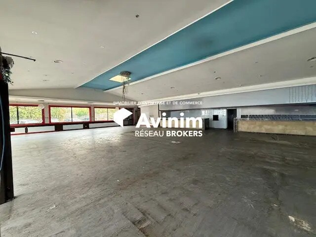 Retail in Chelles for lease Interior Photo- Image 1 of 2