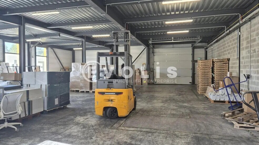 Bureau dans Tremblay-en-France à louer - Photo intérieure - Image 3 de 7