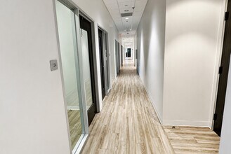 2130 Gulf To Bay Blvd, Clearwater, FL for lease Interior Photo- Image 1 of 4