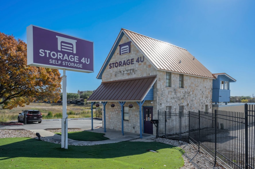 5950 Eckhert Rd, San Antonio, TX for sale - Primary Photo - Image 1 of 1