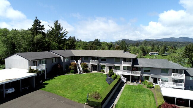 Plus de détails pour 3456 NE West Devil's Lake Rd, Lincoln City, OR - Multi-résidentiel à vendre