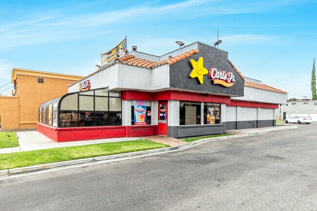 Plus de détails pour 21201 Sherman Way, Canoga Park, CA - Commerce de détail à vendre