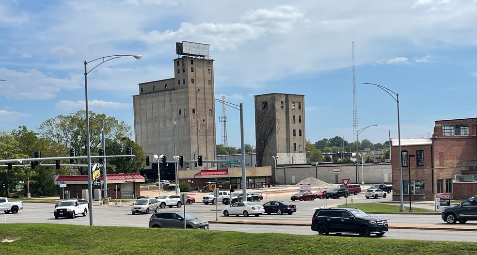 620 N National Ave, Springfield, MO for sale - Building Photo - Image 1 of 1
