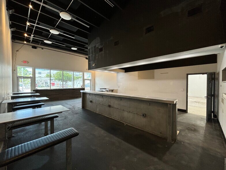 120 NW 24th St, Miami, FL à louer - Photo du bâtiment - Image 2 de 13