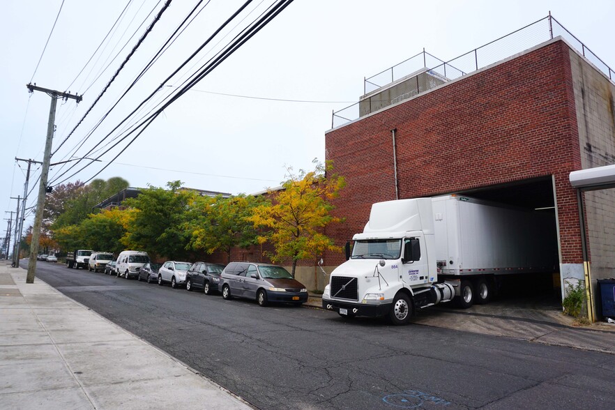 115-10 14th Rd, College Point, NY for sale - Building Photo - Image 1 of 1