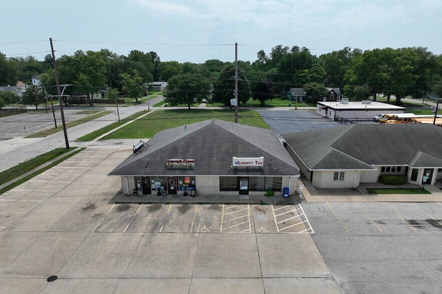 1489-1499 E Eldorado St, Decatur, IL for lease - Building Photo - Image 2 of 11