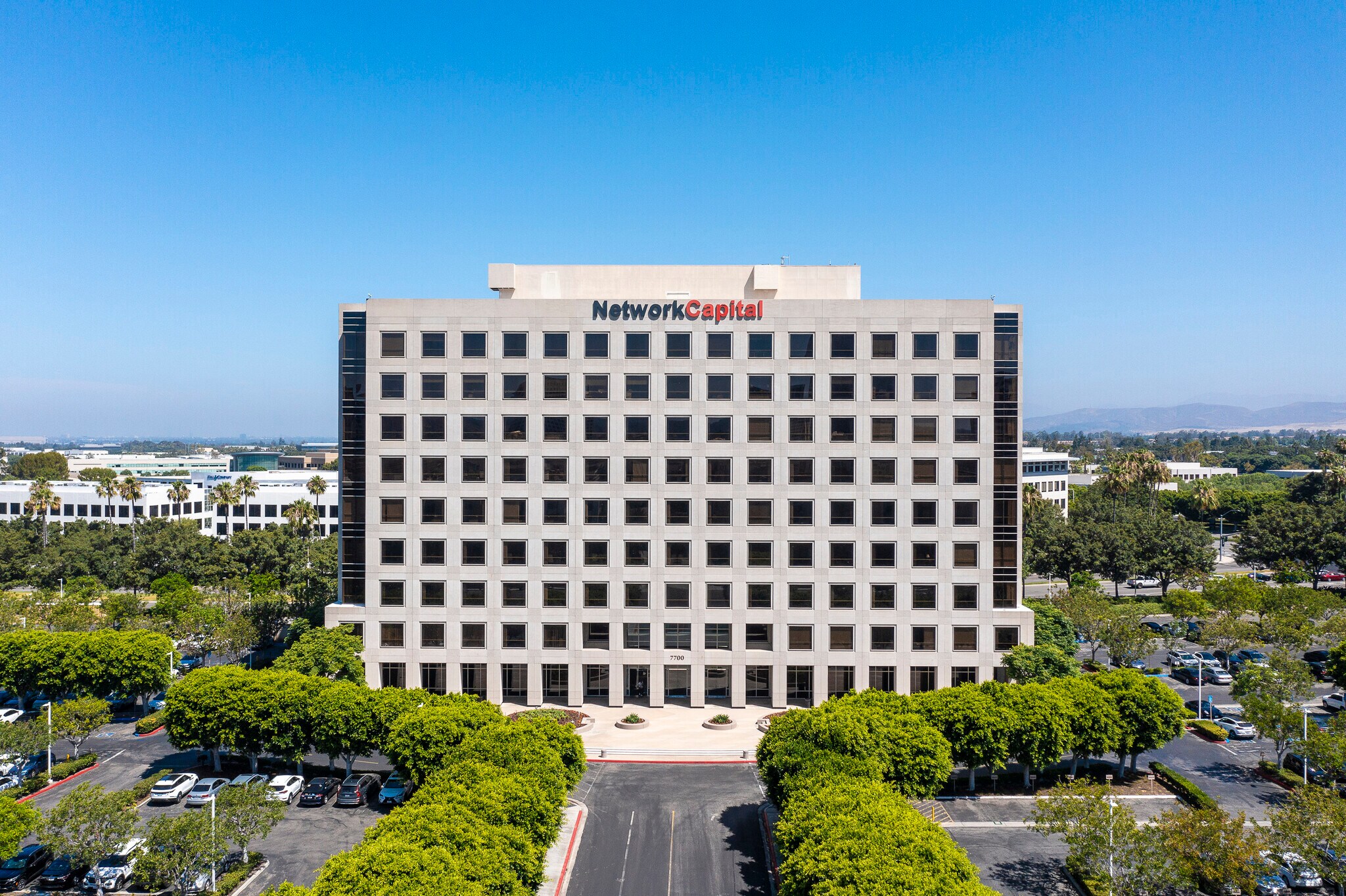 7700 Irvine Center Dr, Irvine, CA à louer Photo principale- Image 1 de 7