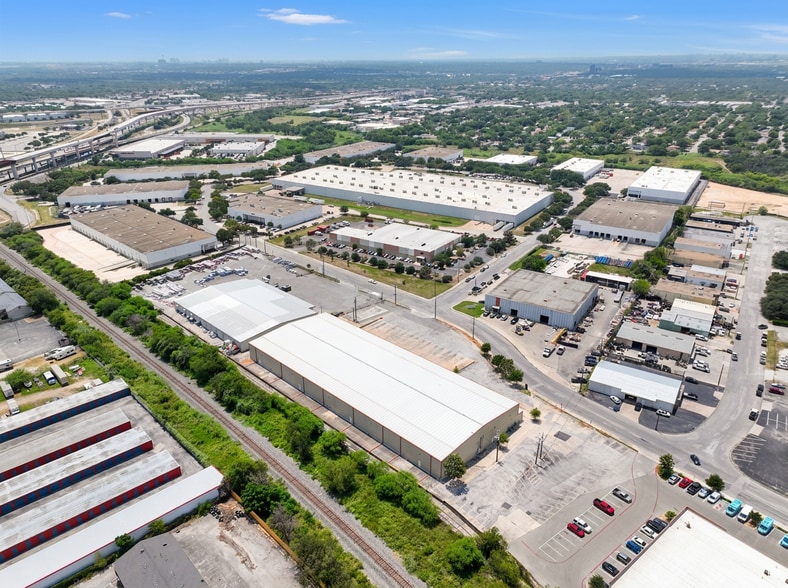 9610 Ball St, San Antonio, TX for lease - Building Photo - Image 3 of 5