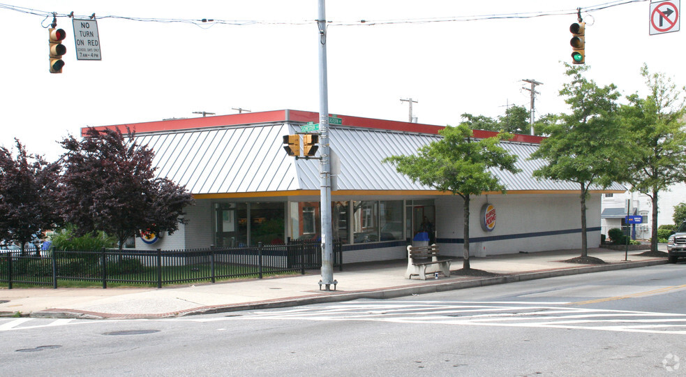 2033 Eastern Ave, Baltimore, MD for lease - Building Photo - Image 3 of 10