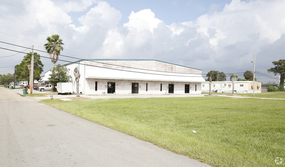 200 Veterans Blvd, Kenner, LA for lease - Primary Photo - Image 1 of 11