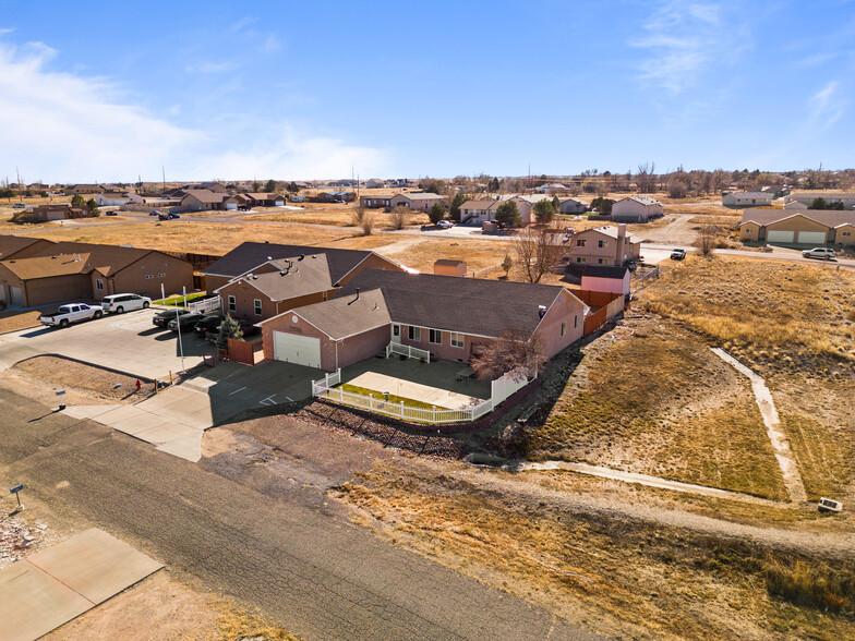 720 E Springmont Dr, Pueblo, CO à vendre - Photo principale - Image 1 de 1