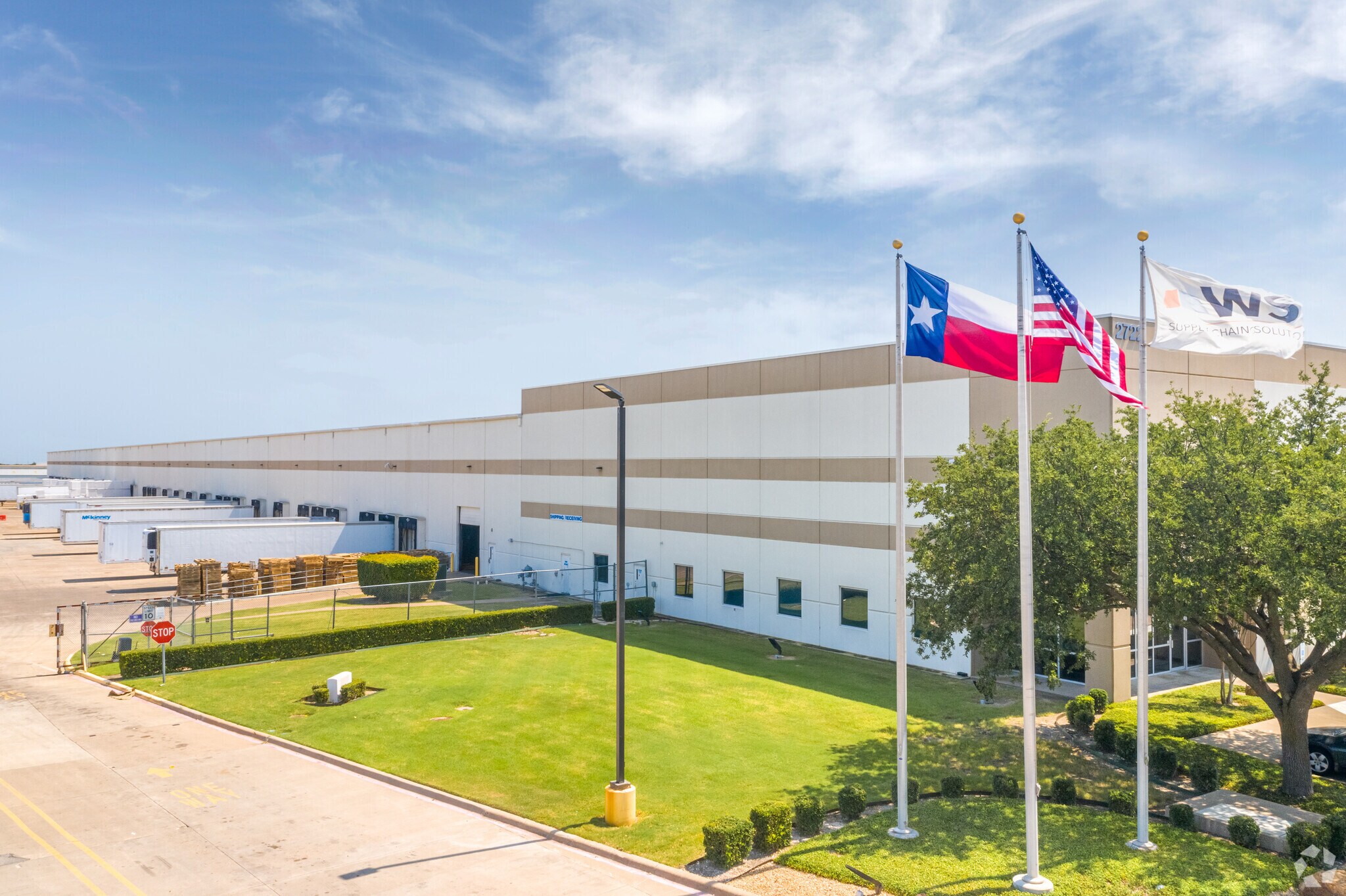 2722 S Jupiter Rd, Garland, TX à louer Photo du bâtiment- Image 1 de 7