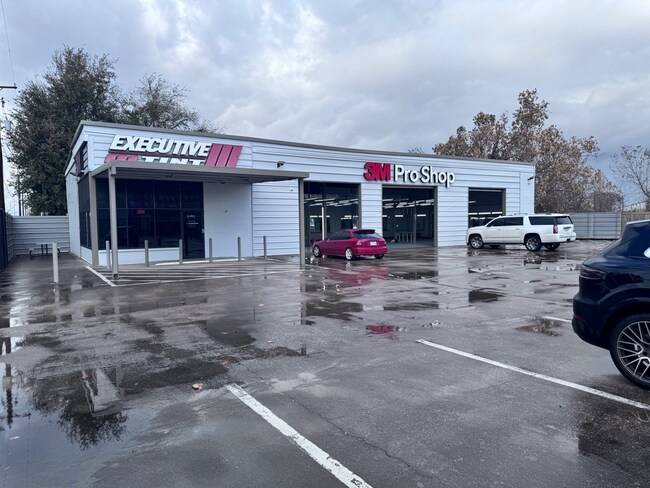 More details for 10206 North Fwy, Houston, TX - Retail for Sale
