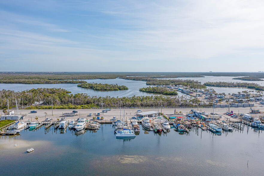 18400 San Carlos Blvd, Fort Myers, FL à vendre - Photo du bâtiment - Image 3 de 29