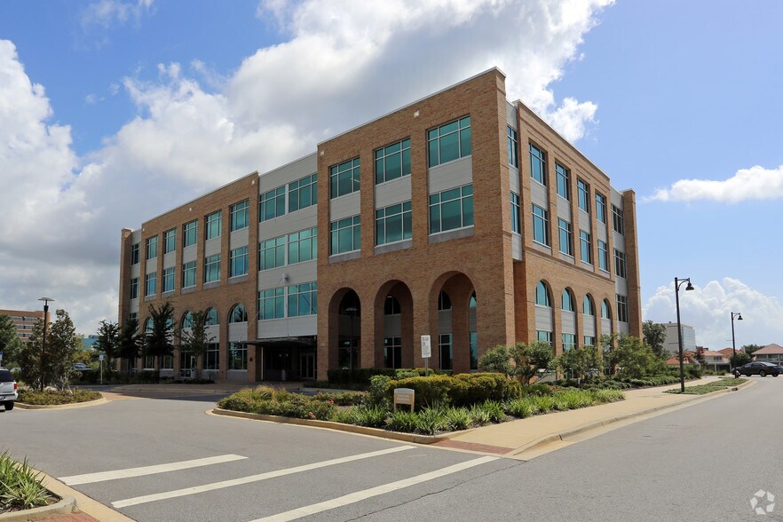 350 W Cedar St, Pensacola, FL à louer - Photo du bâtiment - Image 2 de 5