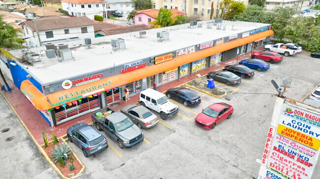 Plus de détails pour 4735 W Flagler St, Coral Gables, FL - Commerce de détail à vendre