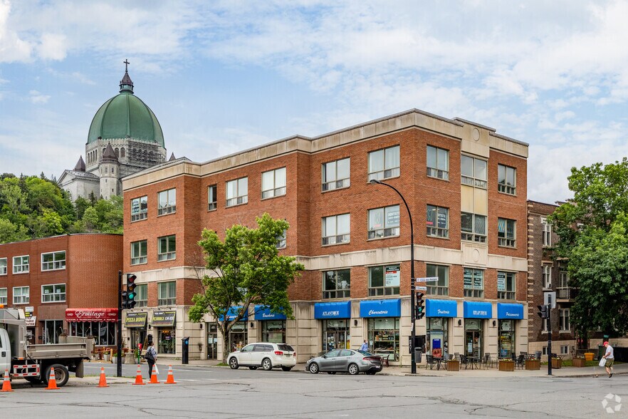 5050-5060 Ch de la Côte-des-Neiges, Montréal, QC à louer - Photo principale - Image 1 de 4