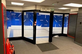 High St, Sutton for lease Interior Photo- Image 2 of 3