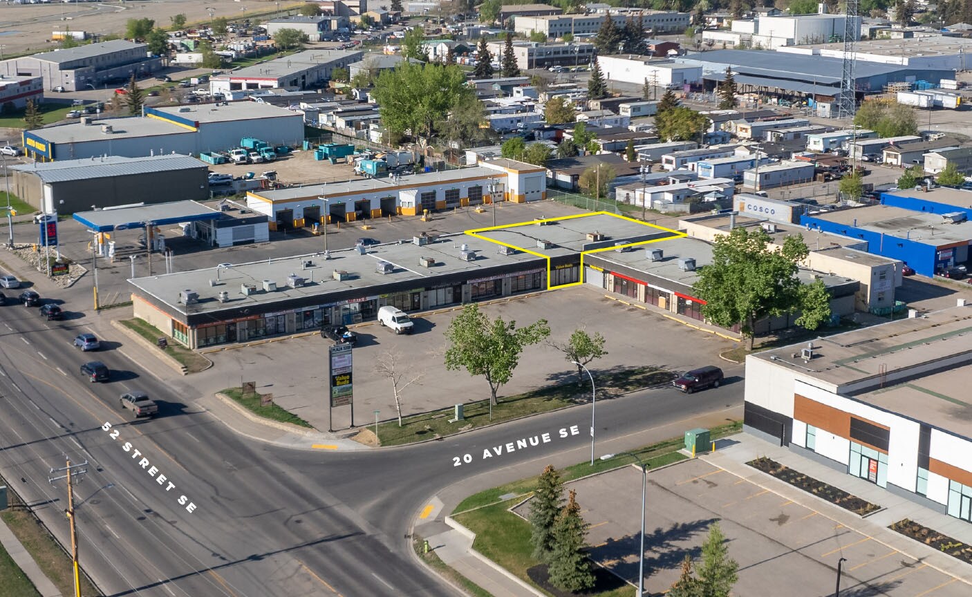 5147 20 Av SE, Calgary, AB à louer Photo du bâtiment- Image 1 de 11