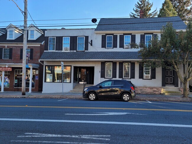 Plus de détails pour 68 E Main St, Mount Joy, PA - Commerce de détail à louer