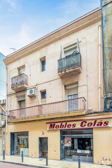 Immeuble residentiel dans Barcelone, Barcelona à vendre - Photo principale - Image 1 de 2