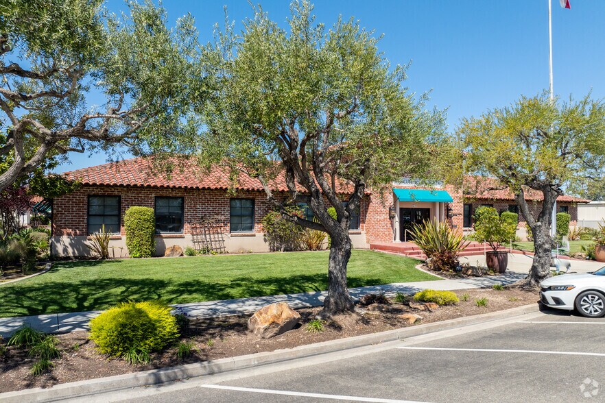 201 S Broadway St, Orcutt, CA à louer - Photo du bâtiment - Image 2 de 5