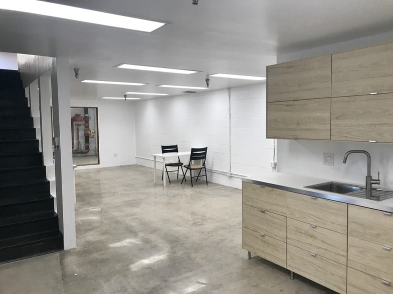 8928 Ellis Ave, Culver City, CA for lease - Interior Photo - Image 2 of 4