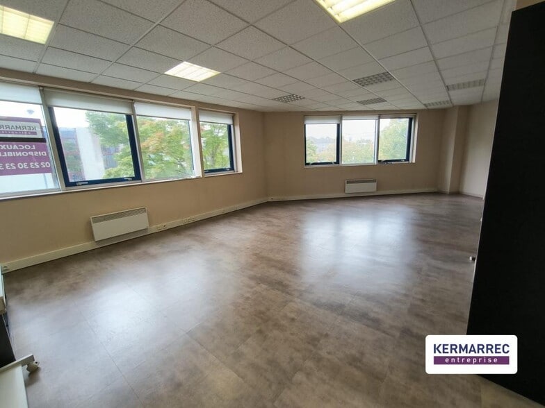 Office in Saint-Grégoire for sale - Building Photo - Image 2 of 4