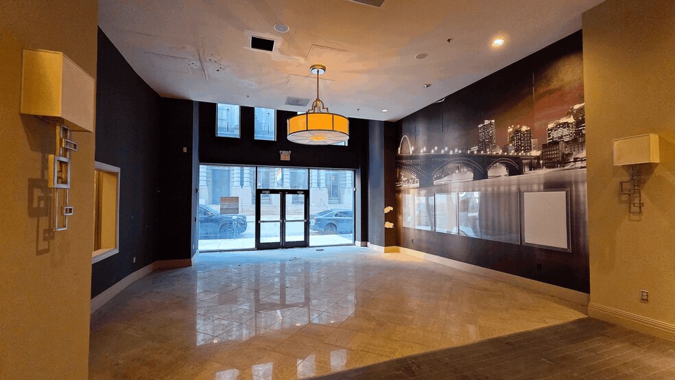 816 Olive St, Saint Louis, MO à louer - Photo du bâtiment - Image 2 de 10