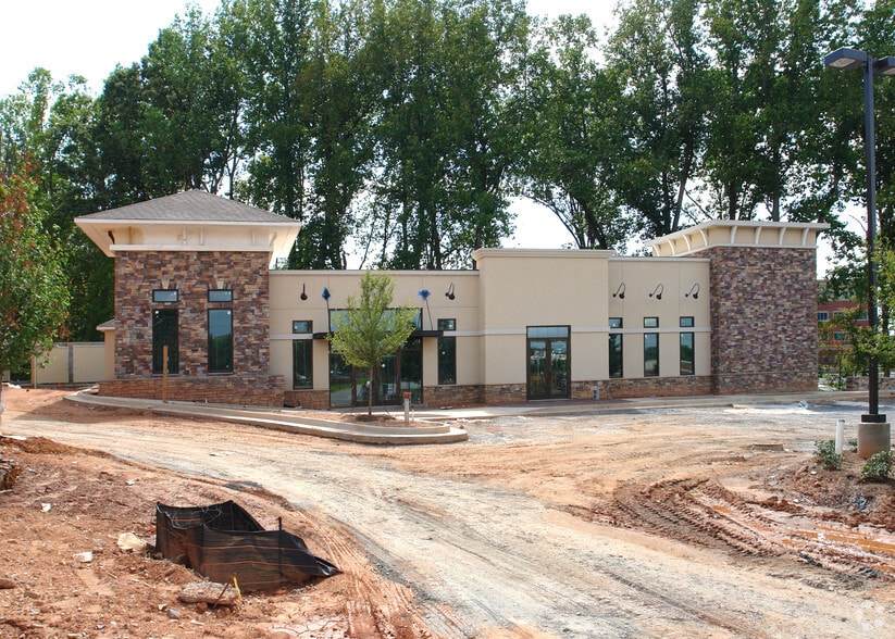 6375 McGinnis Ferry Rd, Johns Creek, GA for sale - Building Photo - Image 3 of 7