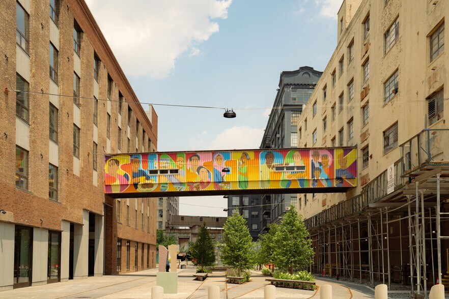 4100 1st Ave, Brooklyn, NY à louer - Photo du bâtiment - Image 1 de 15