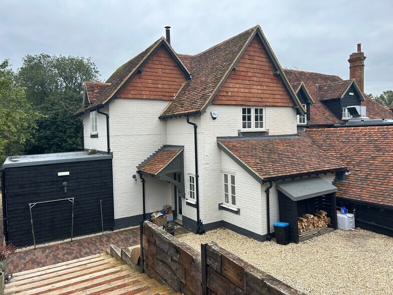 Winterbourne Rd, Newbury à vendre - Photo du bâtiment - Image 3 de 9