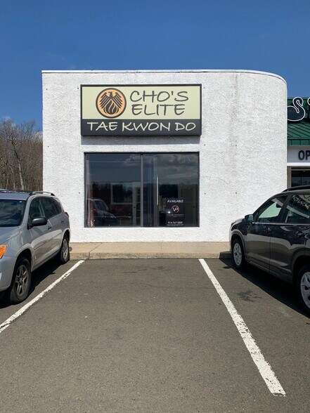 517-519 Boston Post Rd, Orange, CT à louer - Photo du bâtiment - Image 3 de 9