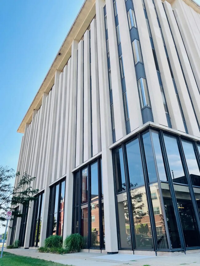 More details for 221 W Webster Ave, Muskegon, MI - Coworking for Lease