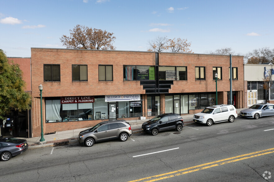 545-553 Cedar Ln, Teaneck, NJ for lease - Primary Photo - Image 1 of 9