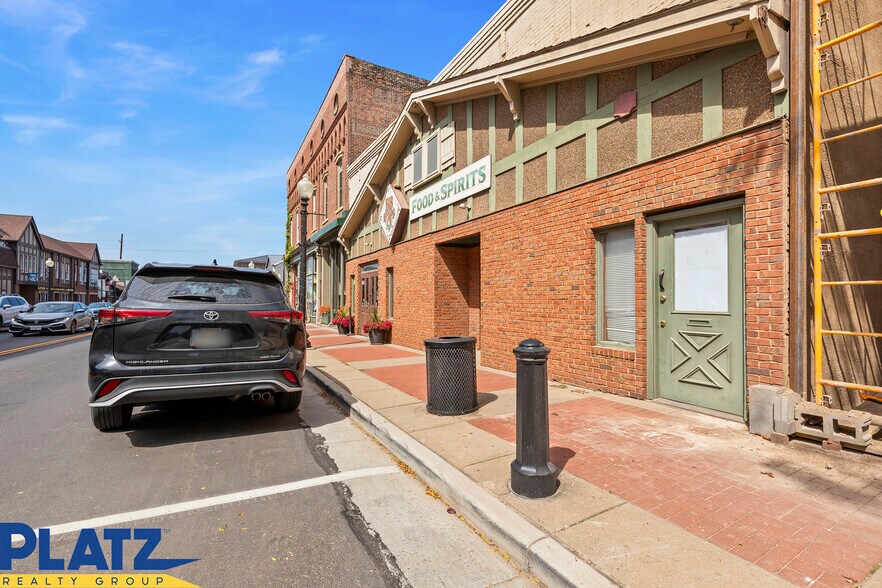 256 E State St, Salem, OH à vendre - Photo du bâtiment - Image 2 de 18