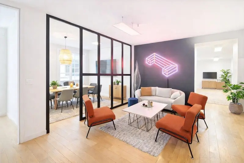 132 Rue Du Faubourg Saint-Denis, Paris for lease - Interior Photo - Image 2 of 5