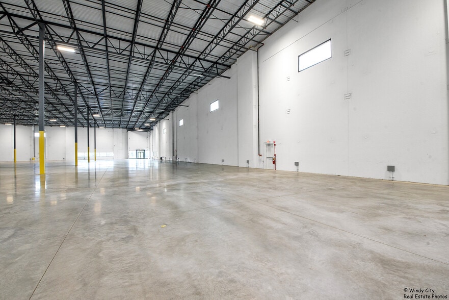 SEC Kenyon Road and IL RT. 25, Bartlett, IL for lease - Interior Photo - Image 3 of 25