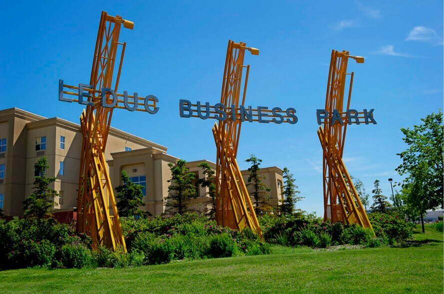 68 Th Avenue And 41 St, Leduc, AB à vendre - Photo du bâtiment - Image 2 de 3